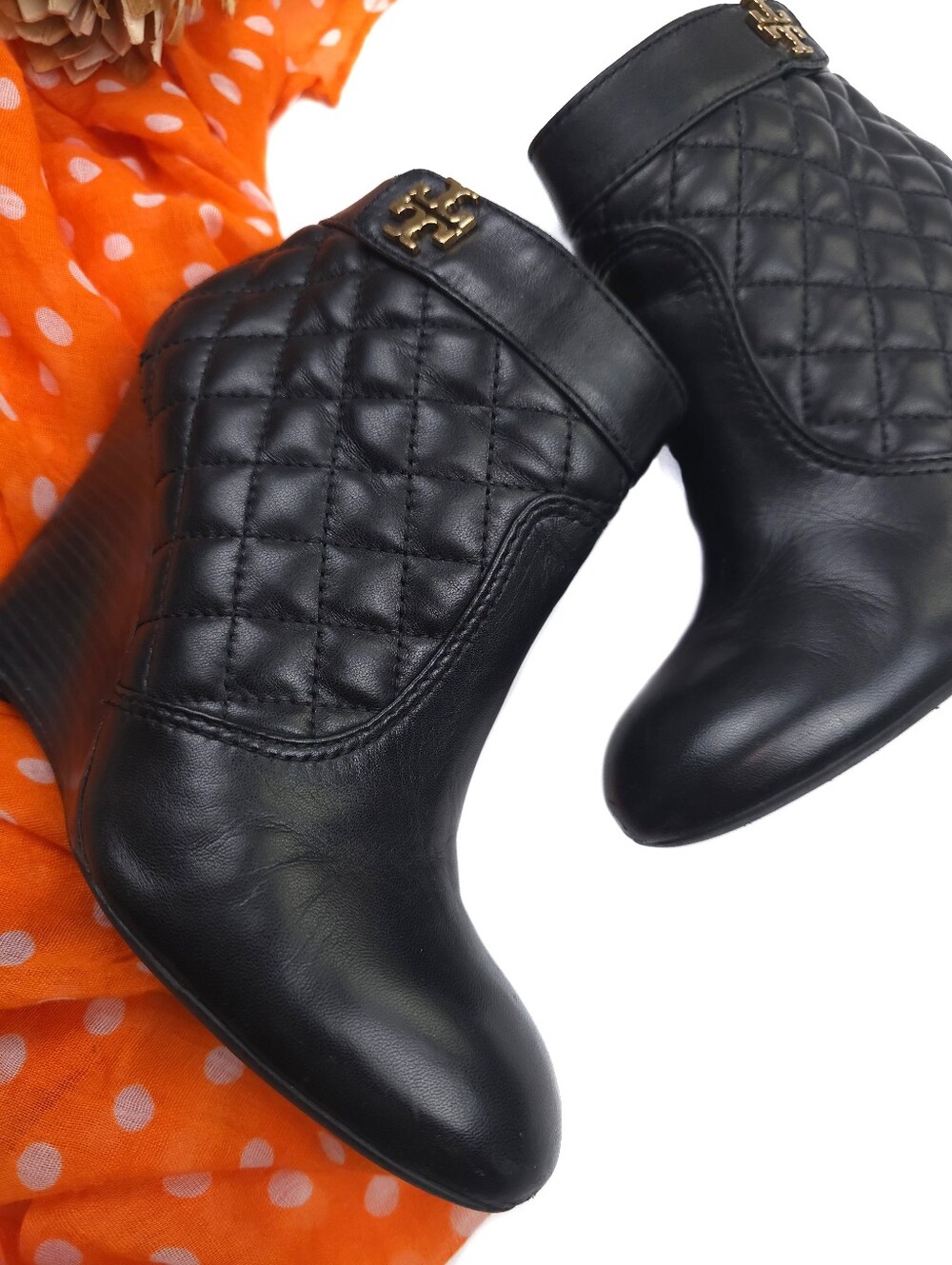 Tory Burch Quilted Leather Ankle Bootie in Black Sz 7½m